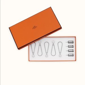 Hermes Scarf display system